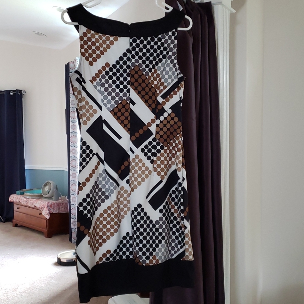 Dress - Picture 2 of 3